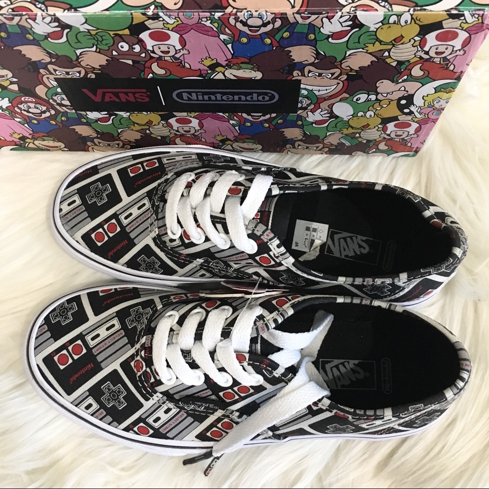 Vans X Nintendo Controller Authentic size 2.5 kids - Picture 3 of 8